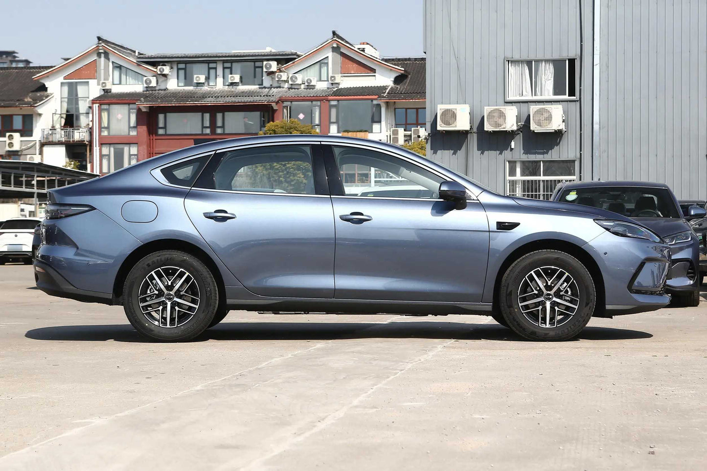 BYD Seal 05 DM-i Plug-in Hybrid Electric Sedan