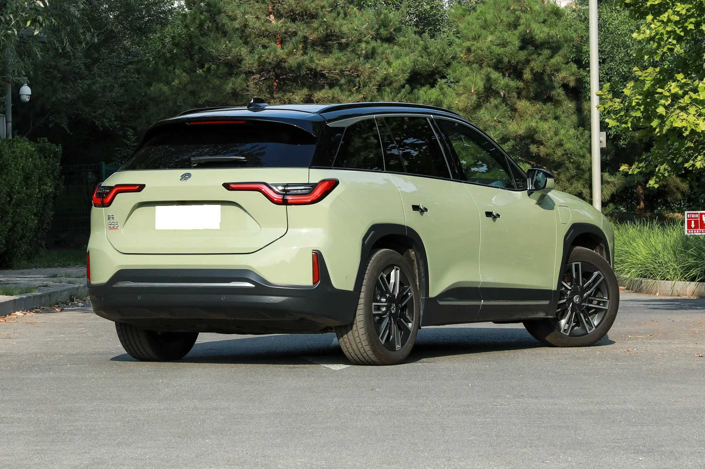 NIO ES6 Mid-Size Pure Electric Luxury SUV