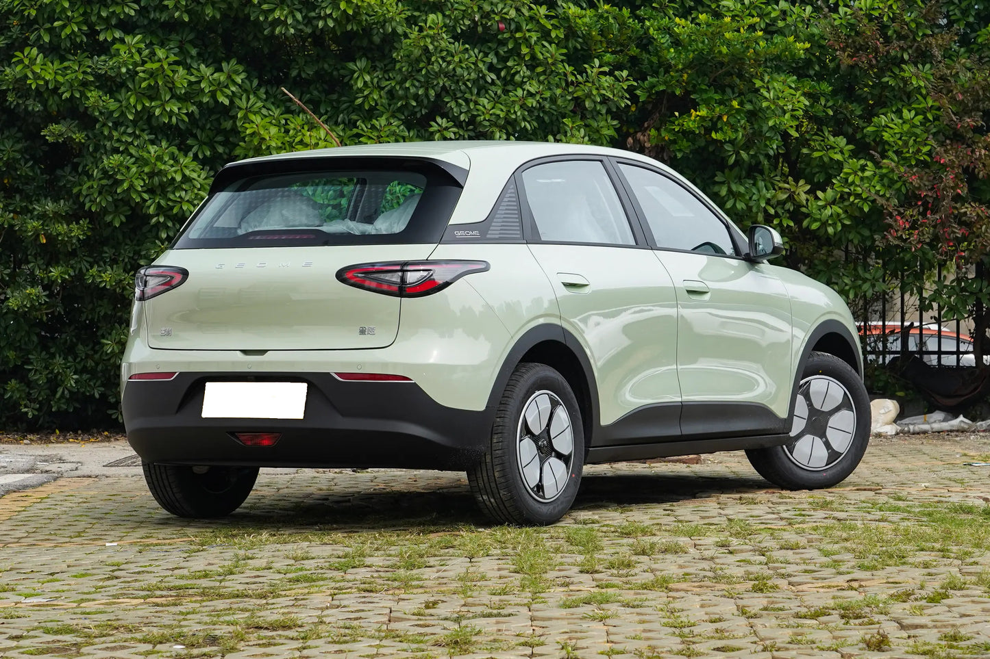 Geely Galaxy Star Wish Mid-Size Luxury Electric SUV