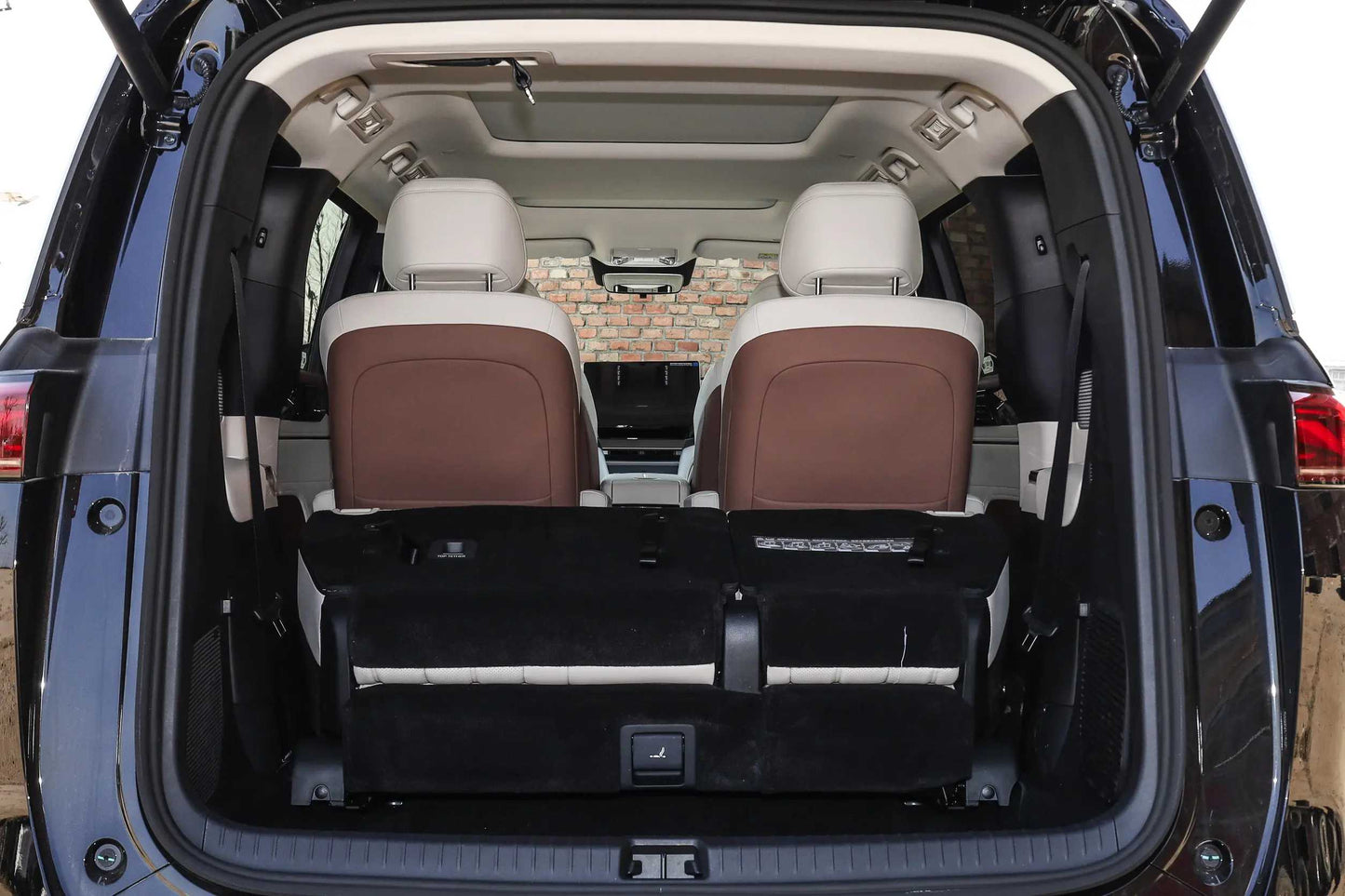 BYD Xia Full-Size Luxury Plug-in Hybrid MPV