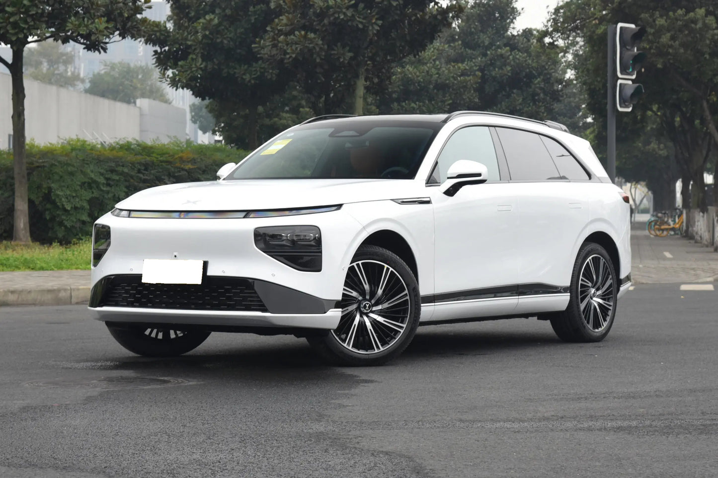 XPeng G9 Mid-size Luxury SUV Ultra Long Range 800V Fast Charging Platform