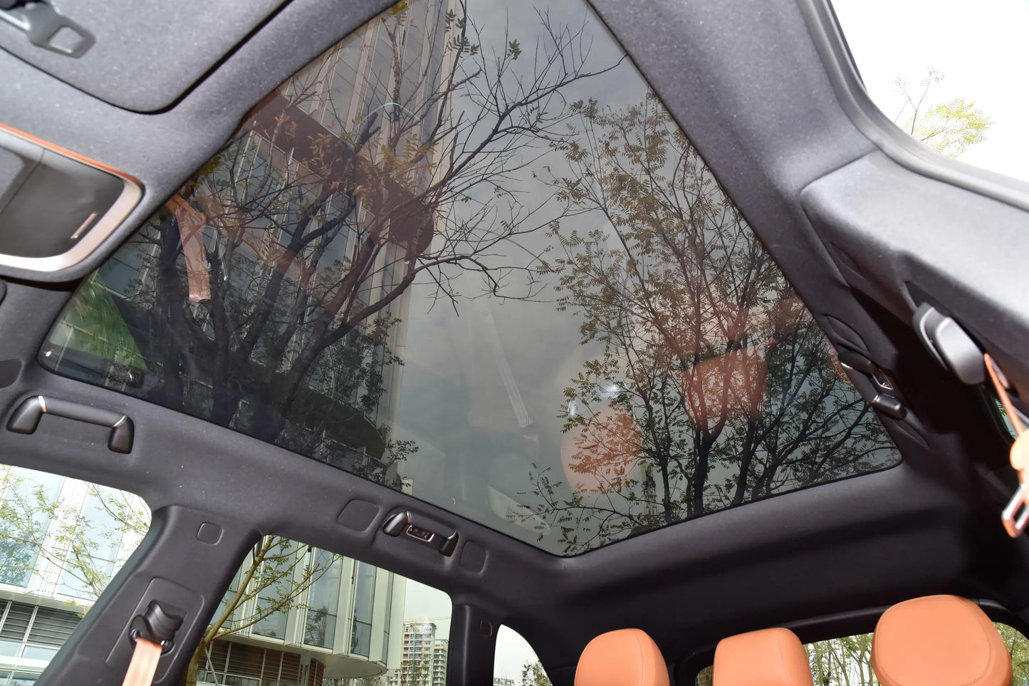 XPeng G9 Mid-size Luxury SUV Ultra Long Range 800V Fast Charging Platform