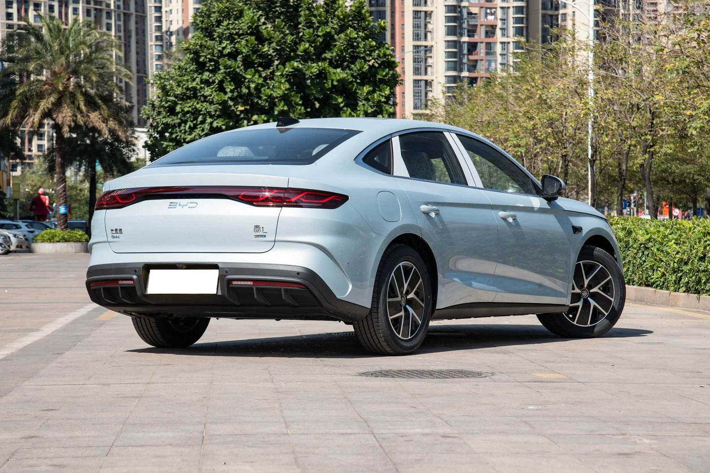 BYD Qin L DM-i Compact Plug-in Hybrid Sedan