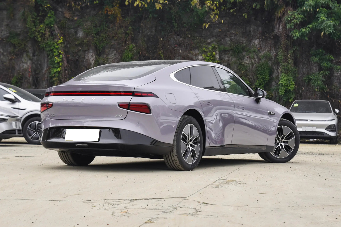 XPeng P7i Mid-Size Pure Electric Hatchback Sedan