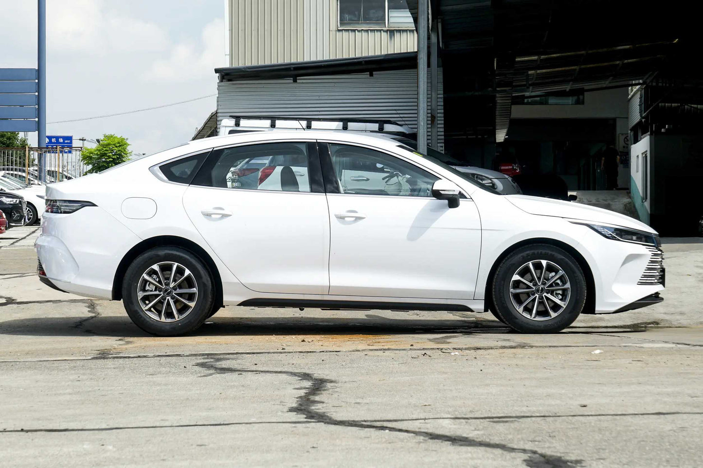 BYD Destroyer 05 Plug-in Hybrid Sedan