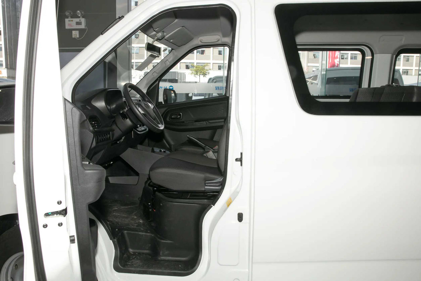 Changan Kaicheng Ruixing EM80 All-Electric Light Commercial Van