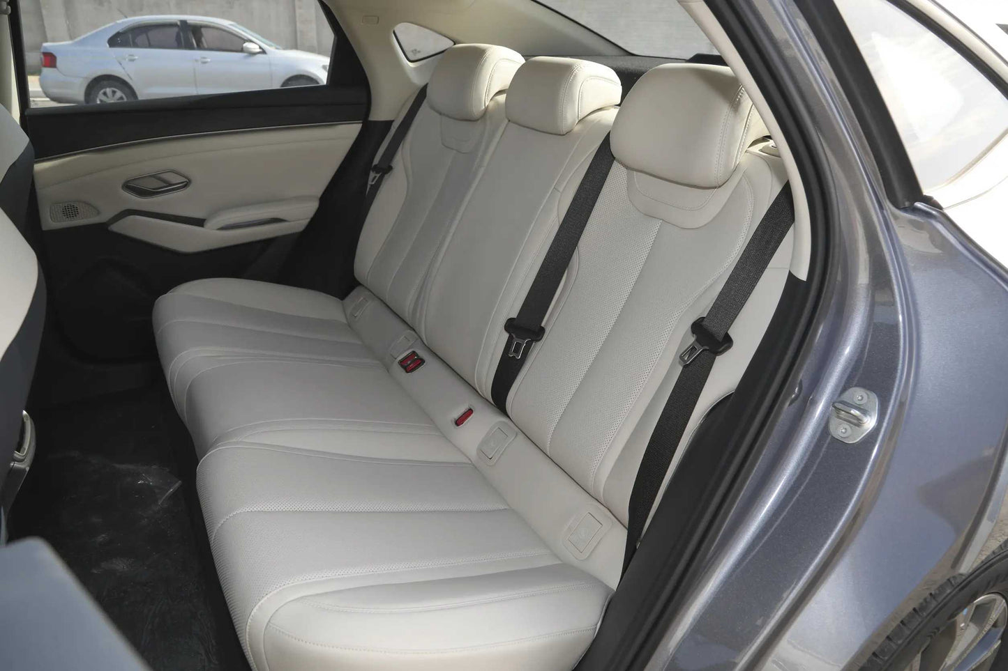 BYD Qin L DM-i Compact Plug-in Hybrid Sedan