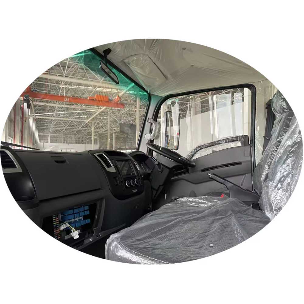 Yuchai NEV EC340R Right-Hand Drive Single Rear Wheel Light Truck