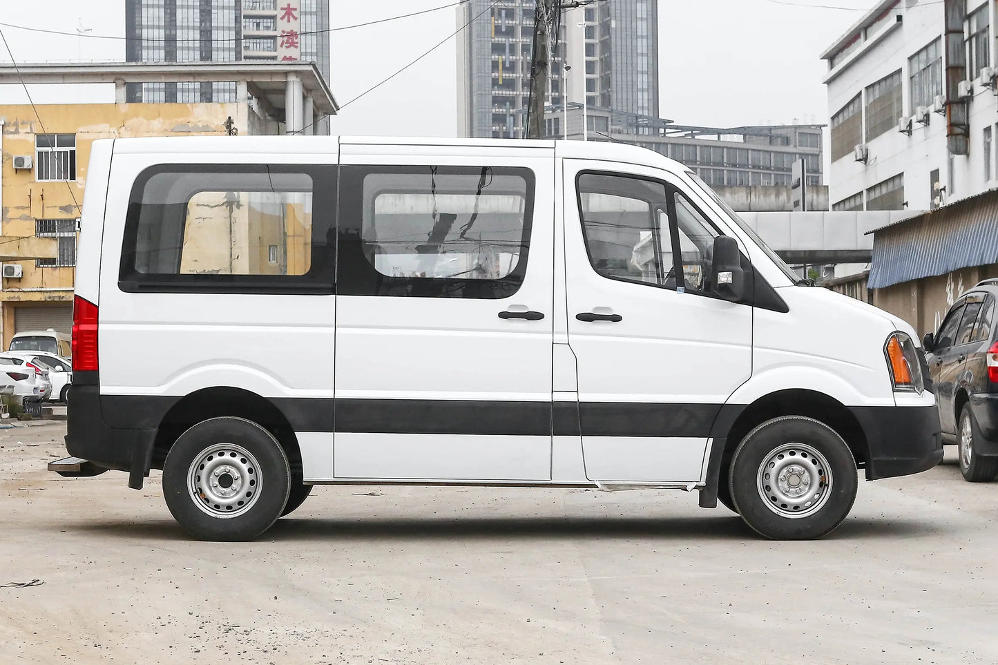 Huanghai Raytour Light Commercial Vehicle (LCV) / Light Bus