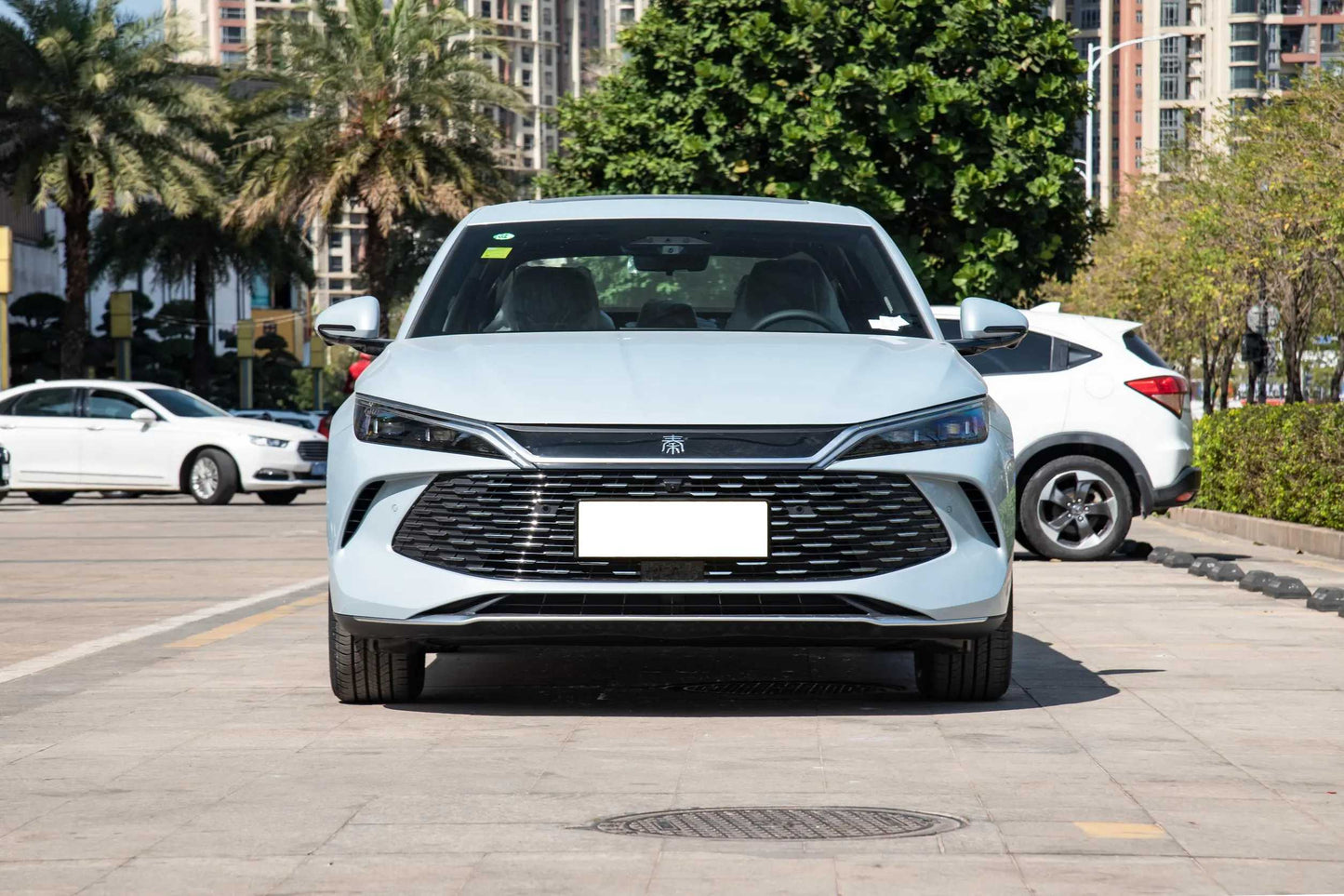 BYD Qin L DM-i Compact Plug-in Hybrid Sedan