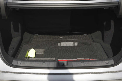 BYD Qin L DM-i Compact Plug-in Hybrid Sedan