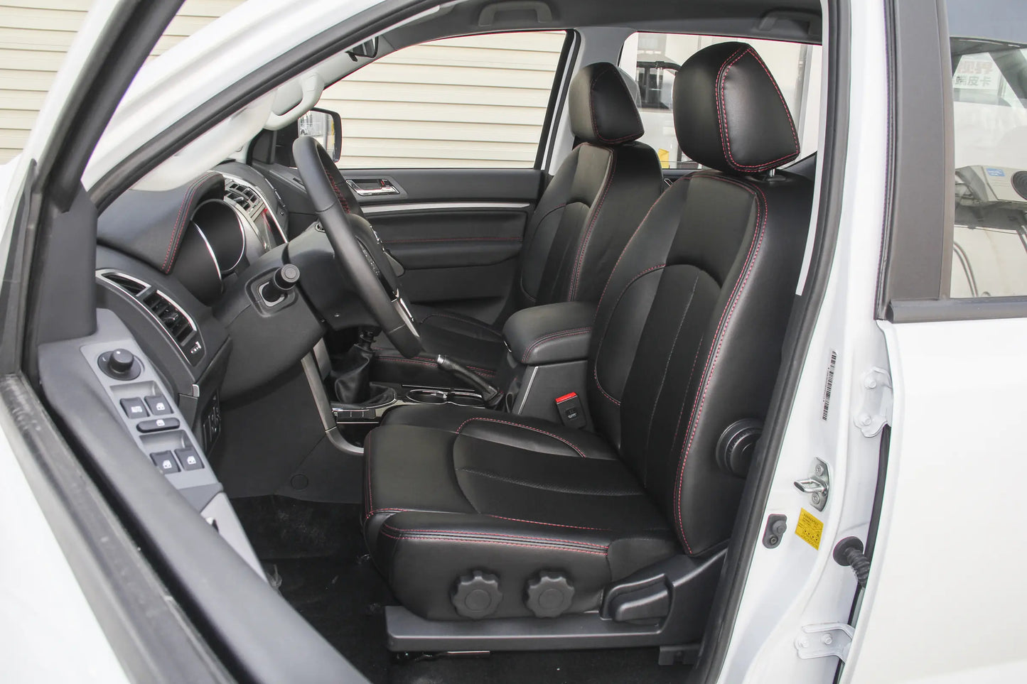 Huanghai Weilong N7 Mid-Size Pickup Truck